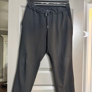 Lululemon “On the Fly” pant size 8